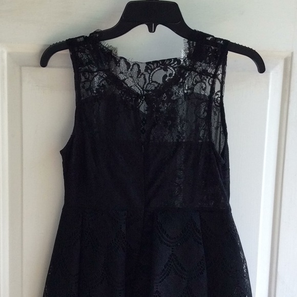 Dress - Picture 3 of 4